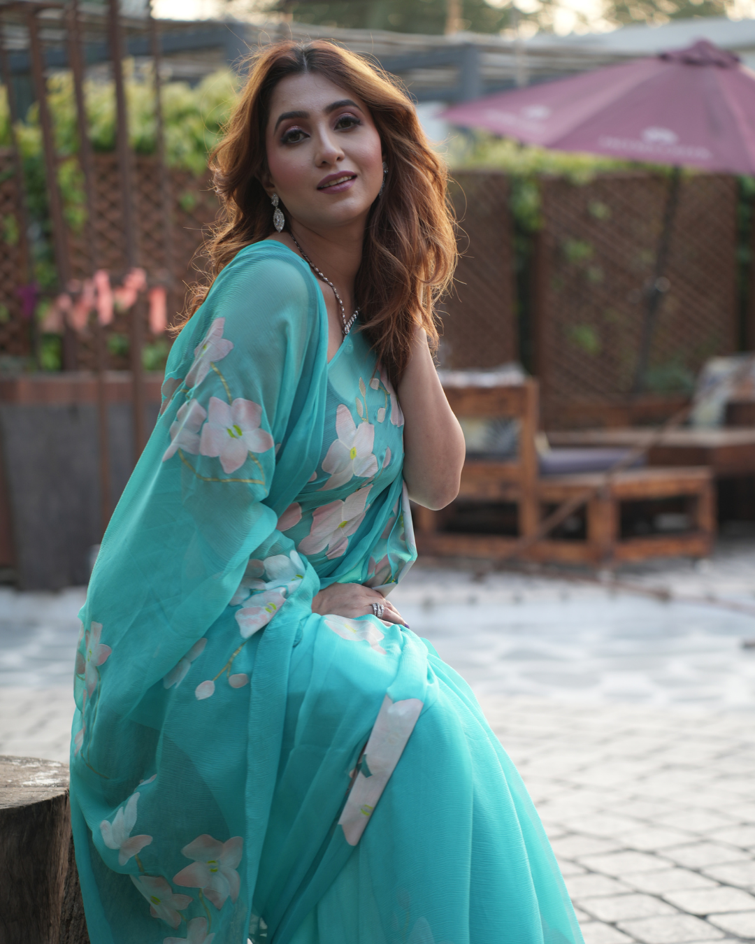 Orchids blue chiffon saree - Image 5