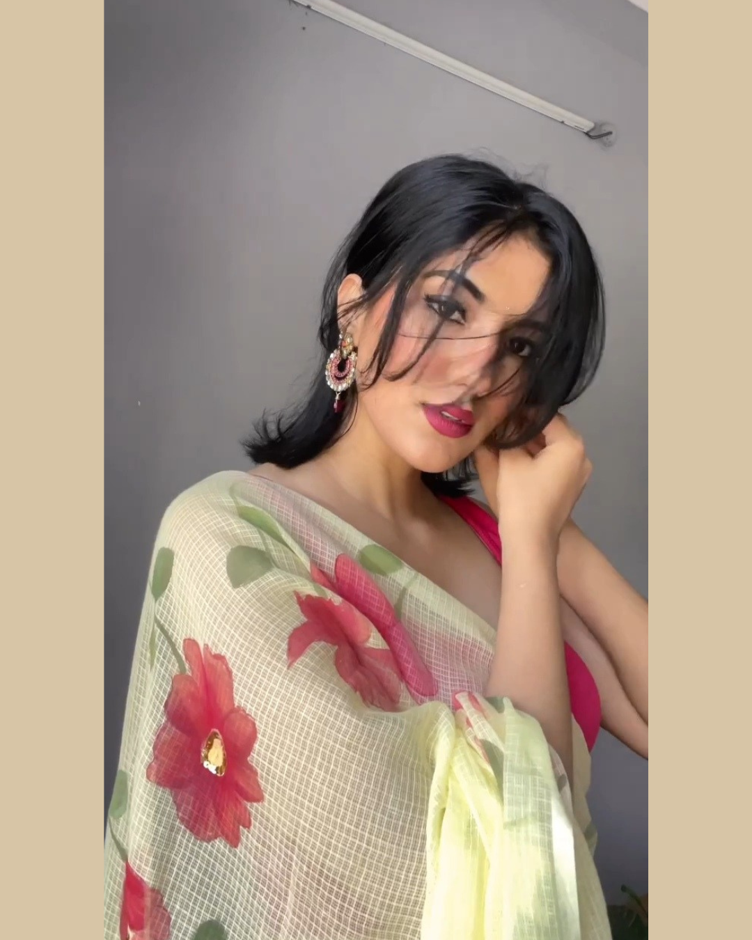 Red florals yellow cotton kota doria saree - Image 3