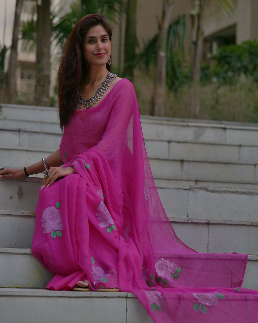 Rose magenta chiffon saree - Image 4
